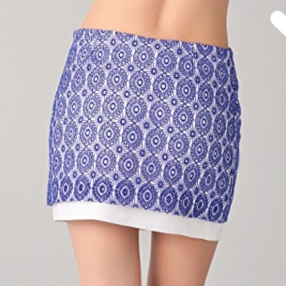 💚 DVF Blue and White Daisy Eyelet Skirt - Picture 2 of 6